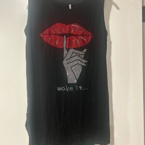 Chic Black Tank Top with Red Lips Graphic